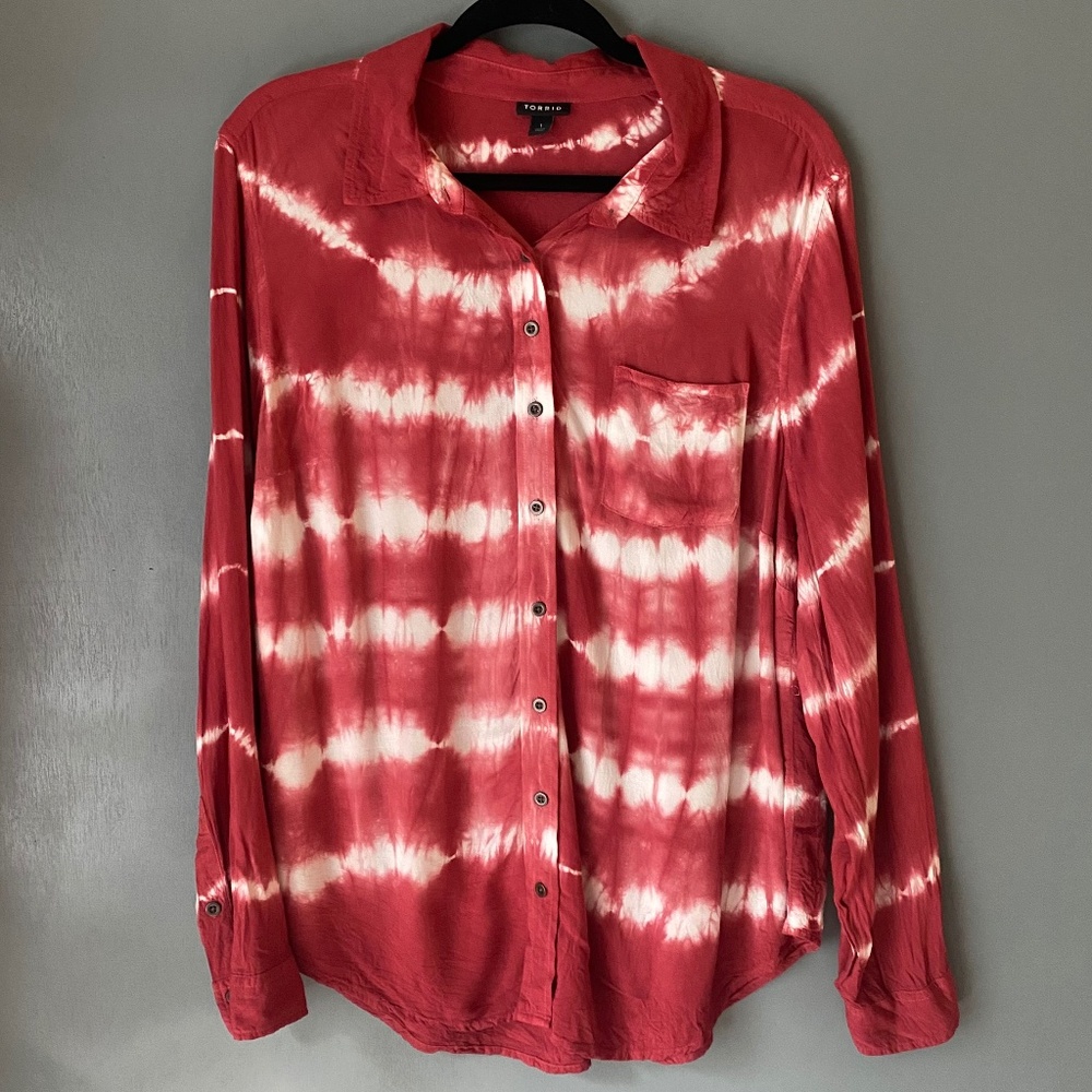 TORRID Women's 1X Red Tie Dye Shibori Style Long Sleeve Button Up Blouse Casual